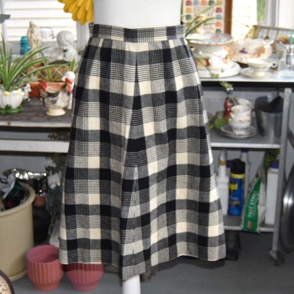 Vintage 1960s Young Pendleton Wool Plaid Pleated Skirt Talon Zip 27 Waist USA S